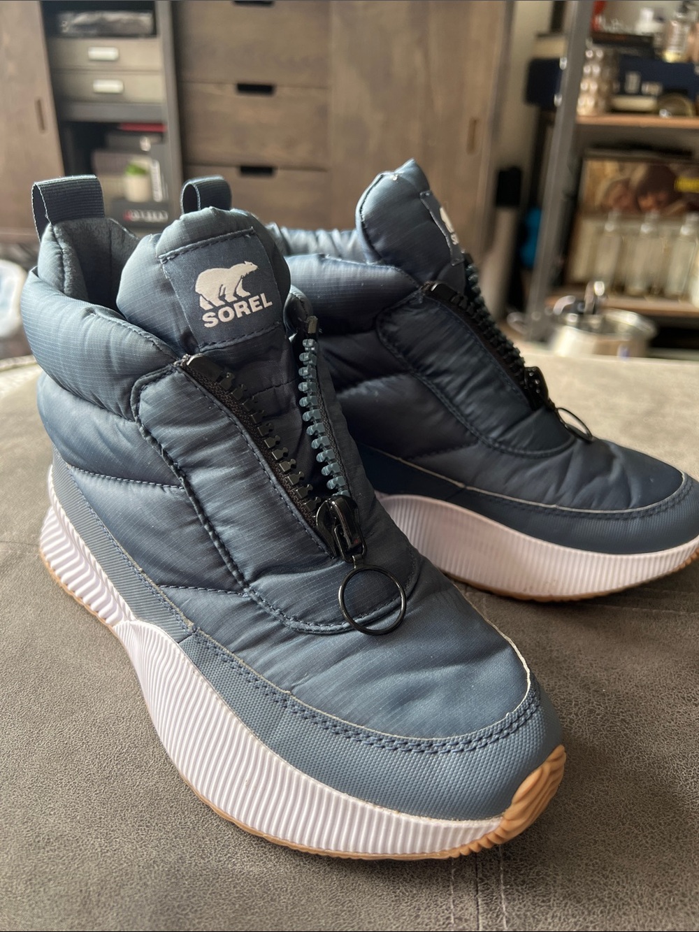 NEW. WMNS. Size 8. Sorel Quilted Navy and White Platform Zip-Up Sneakers.